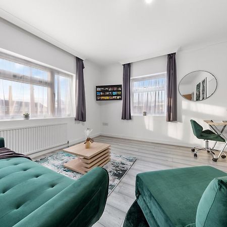 Green Hype - 10 Mins To Stadium - Sleeps 8 London Eksteriør bilde
